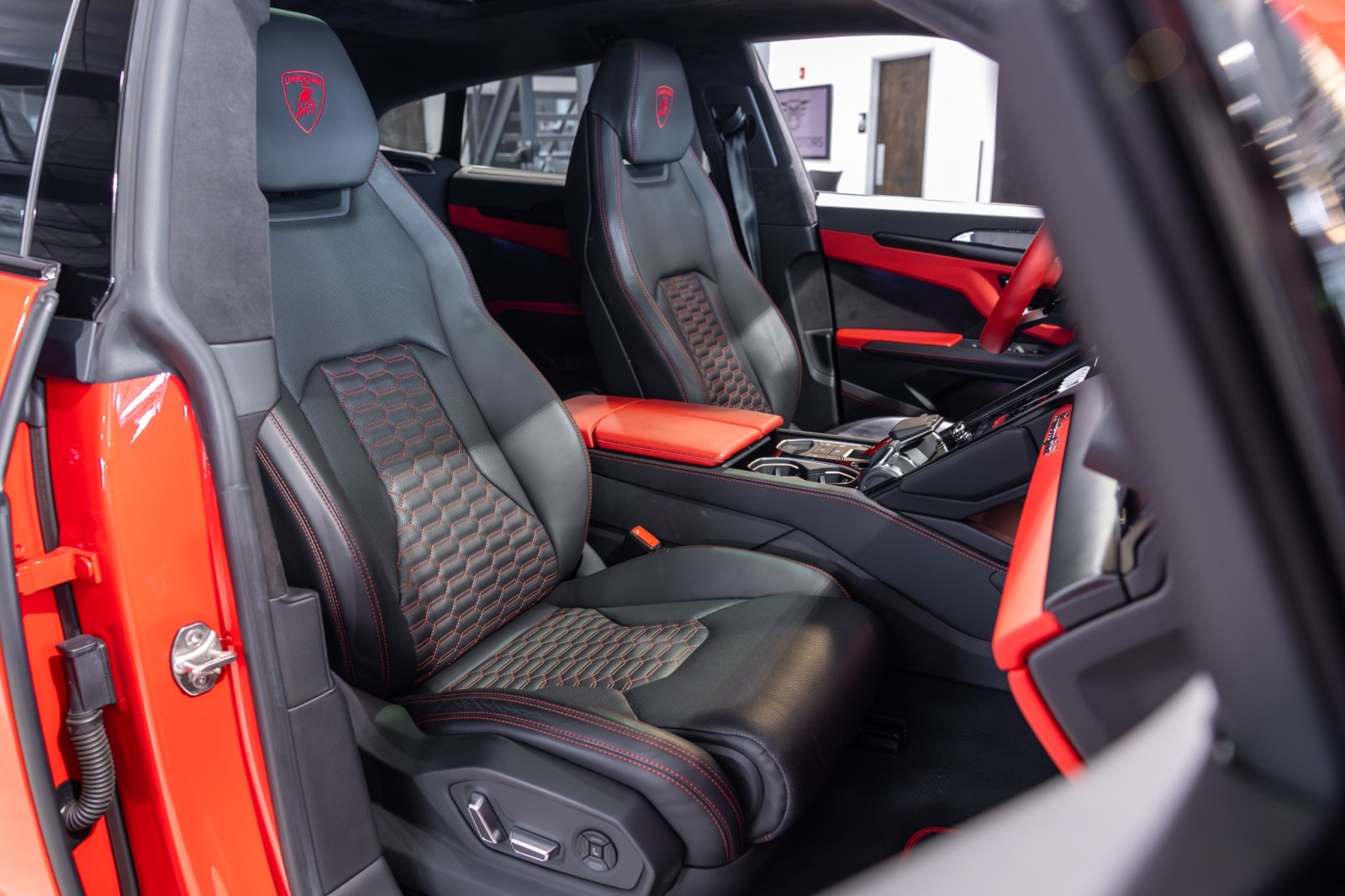 Used Car 2022 Lamborghini Urus  For Sale Under $230,000 In Boerne, Texas