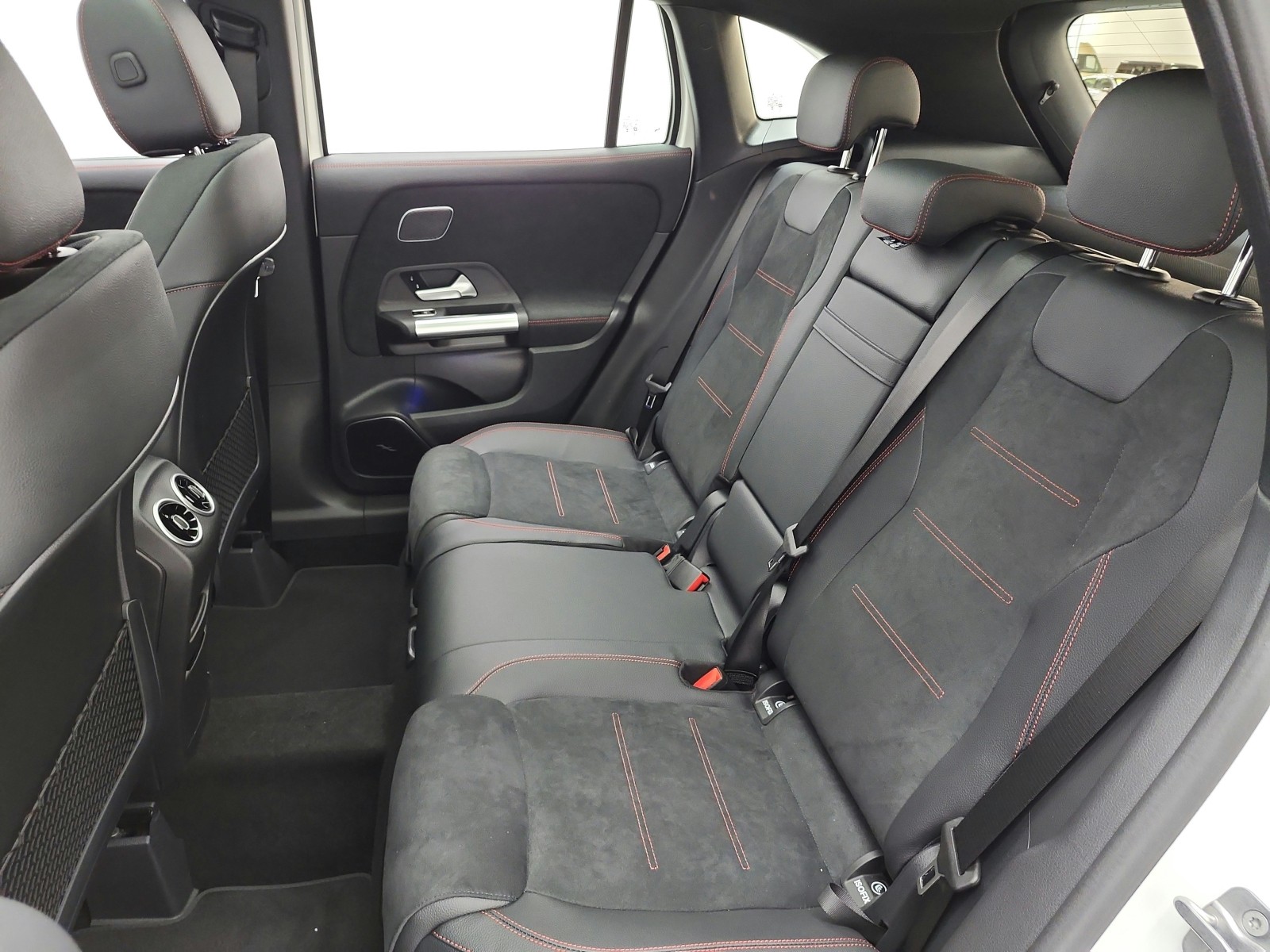 New 2026 Polar White Mercedes-Benz AMG® GLA 35 4MATIC SUV image 19