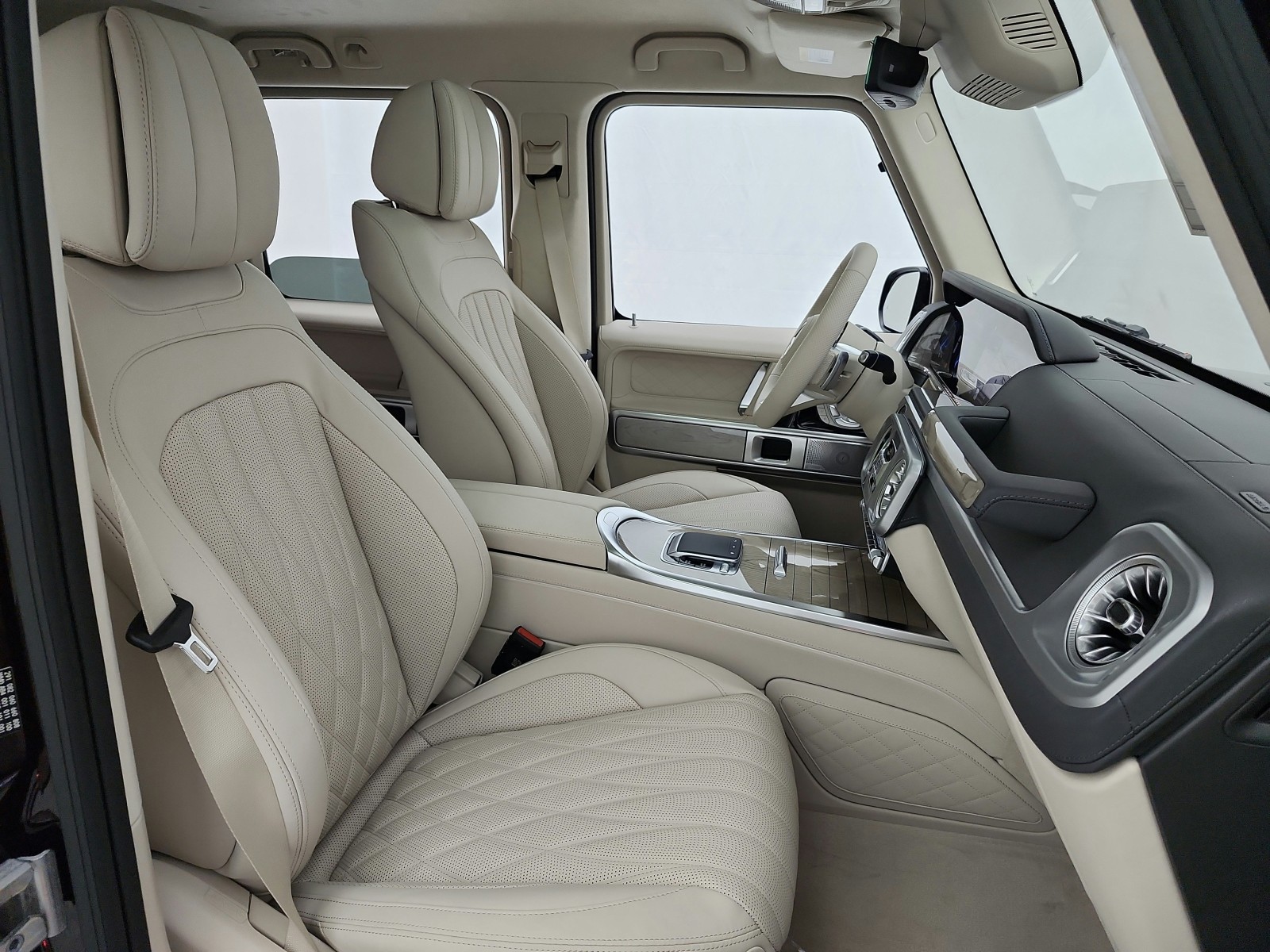 New 2026 Rubellite Red Metallic Mercedes-Benz G 580e image 16