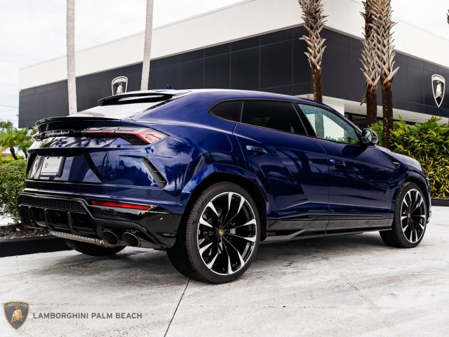 2022 Lamborghini Urus  in , 