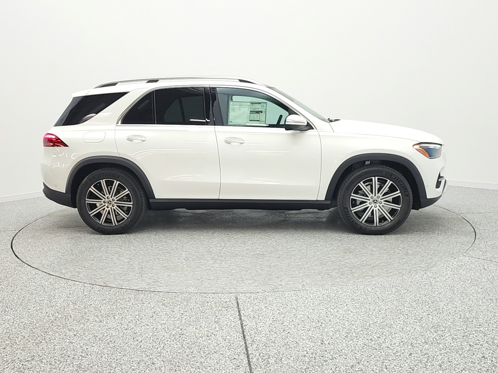 New 2026 Polar White Mercedes-Benz GLE 350 image 4