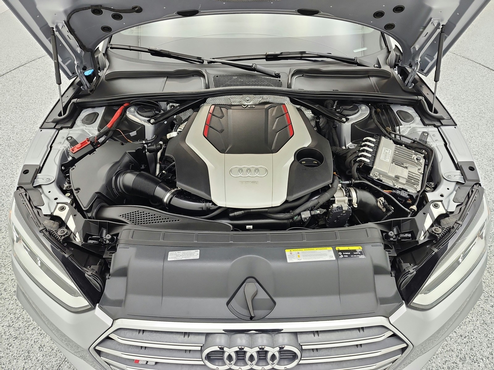Used 2019 Florett Silver Metallic/Black Roof Audi Premium Plus 3.0 TFSI quattro image 14