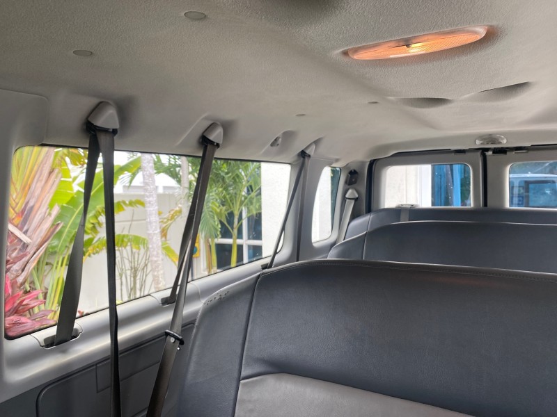2008 Ford Econoline Wagon XLT 15 PASSENGERS E350 CLEAN in , 