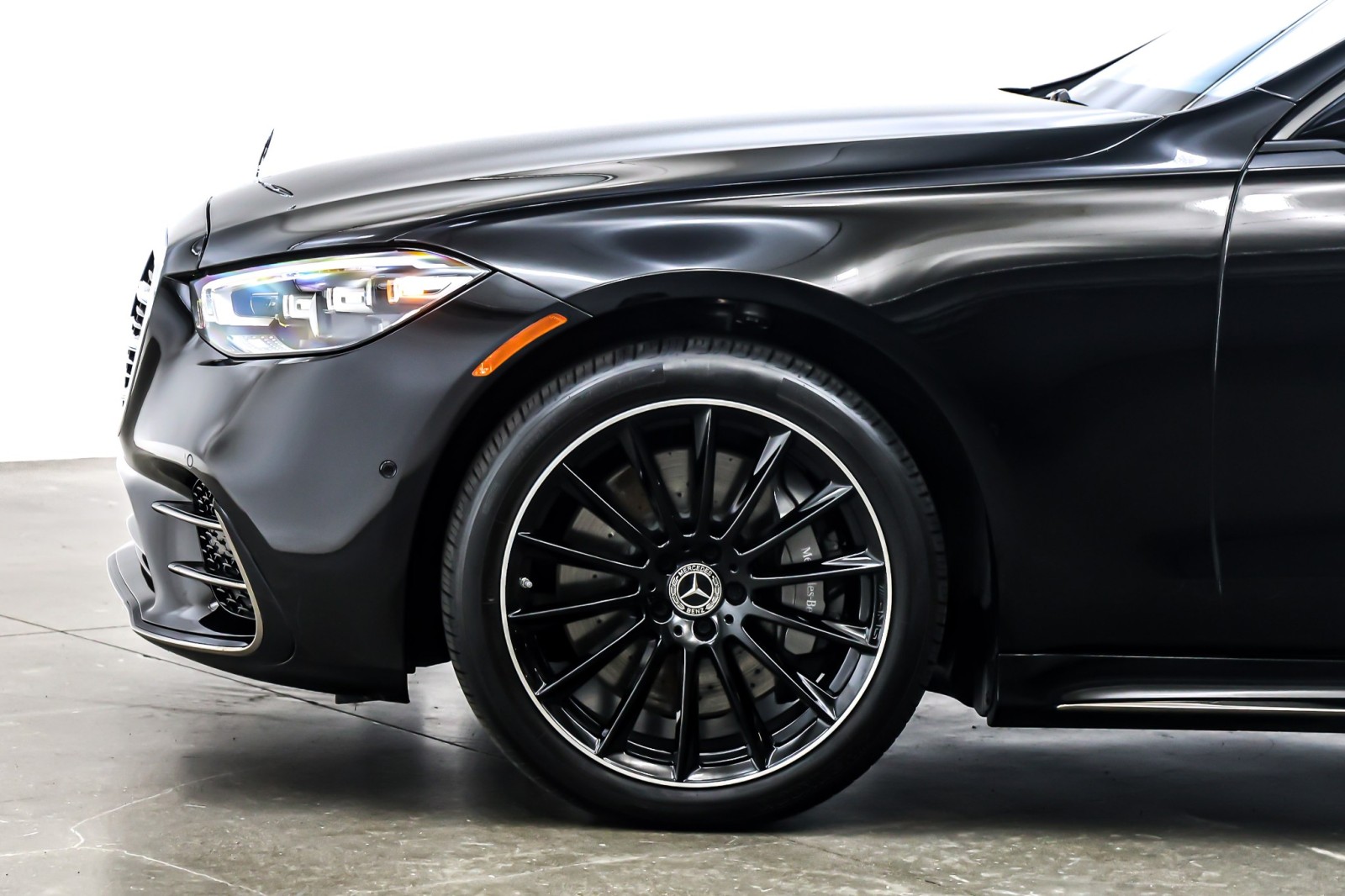Certified Used 2025 Black Mercedes-Benz S 580 4MATIC® Sedan image 12