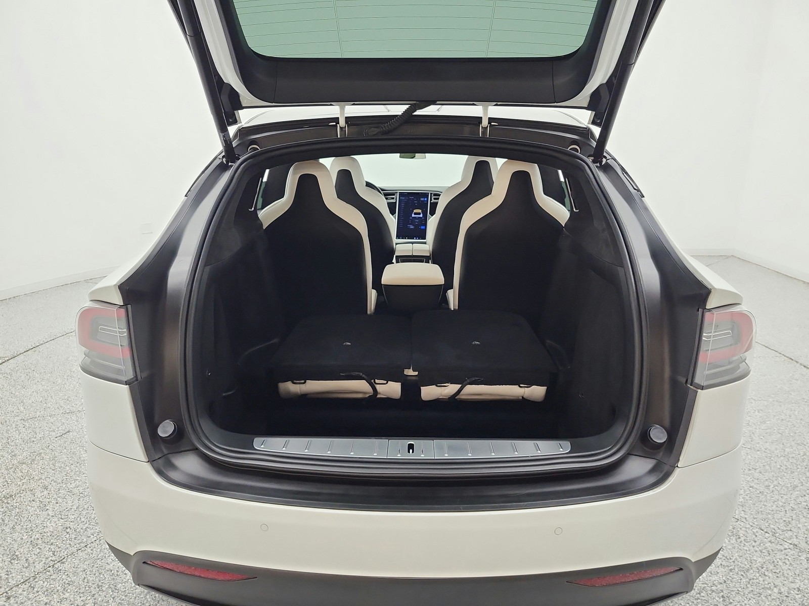 Used 2018 Pearl White Multi-Coat Tesla P100D image 18