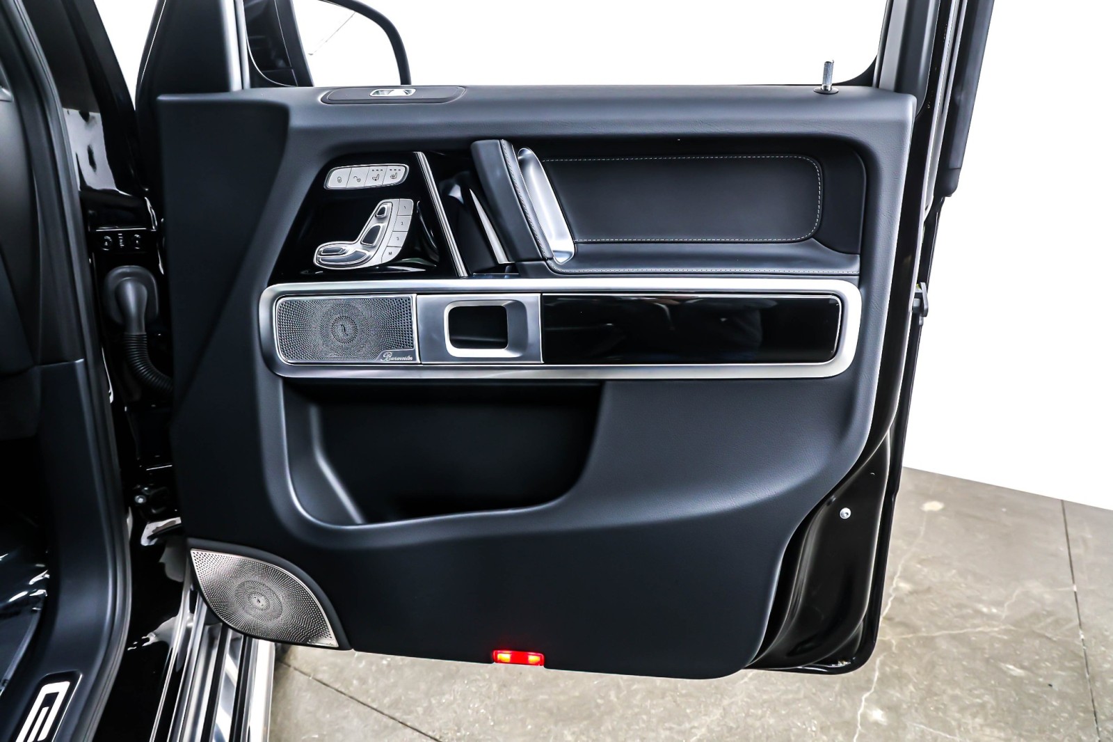 Certified Used 2025 Obsidian Black Metallic Mercedes-Benz G 550 SUV image 24