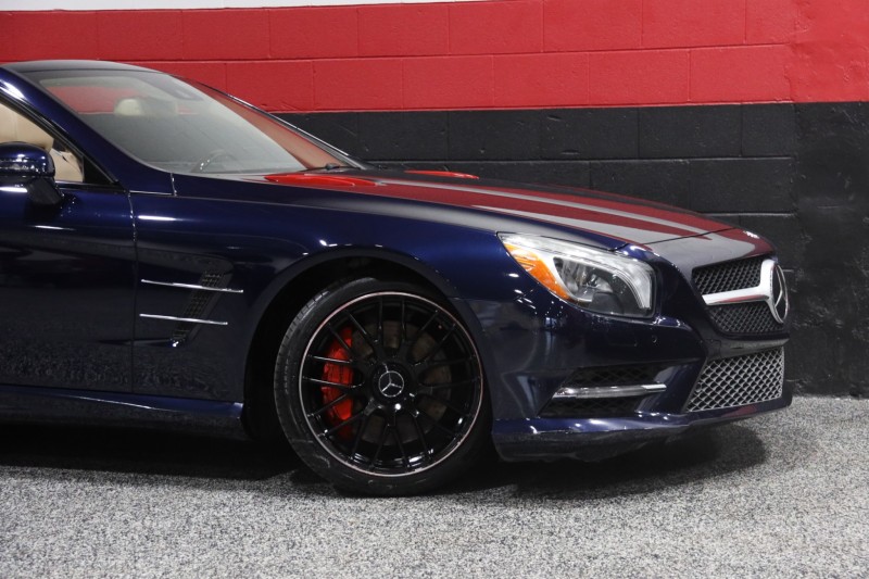 2013 Mercedes-Benz SL 550 AMG Sport 2dr Roadster in , 