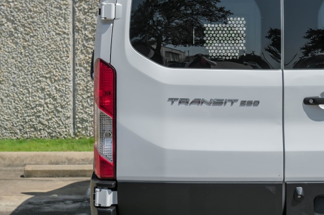 2019 Ford Transit Van  41