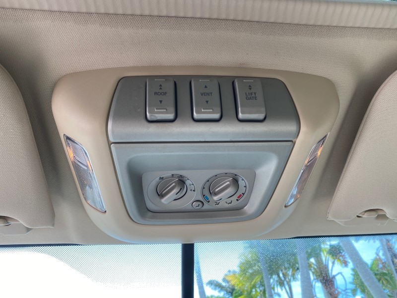 2004 Lincoln Navigator LOW MILES 67,511 SUNROOF in ,