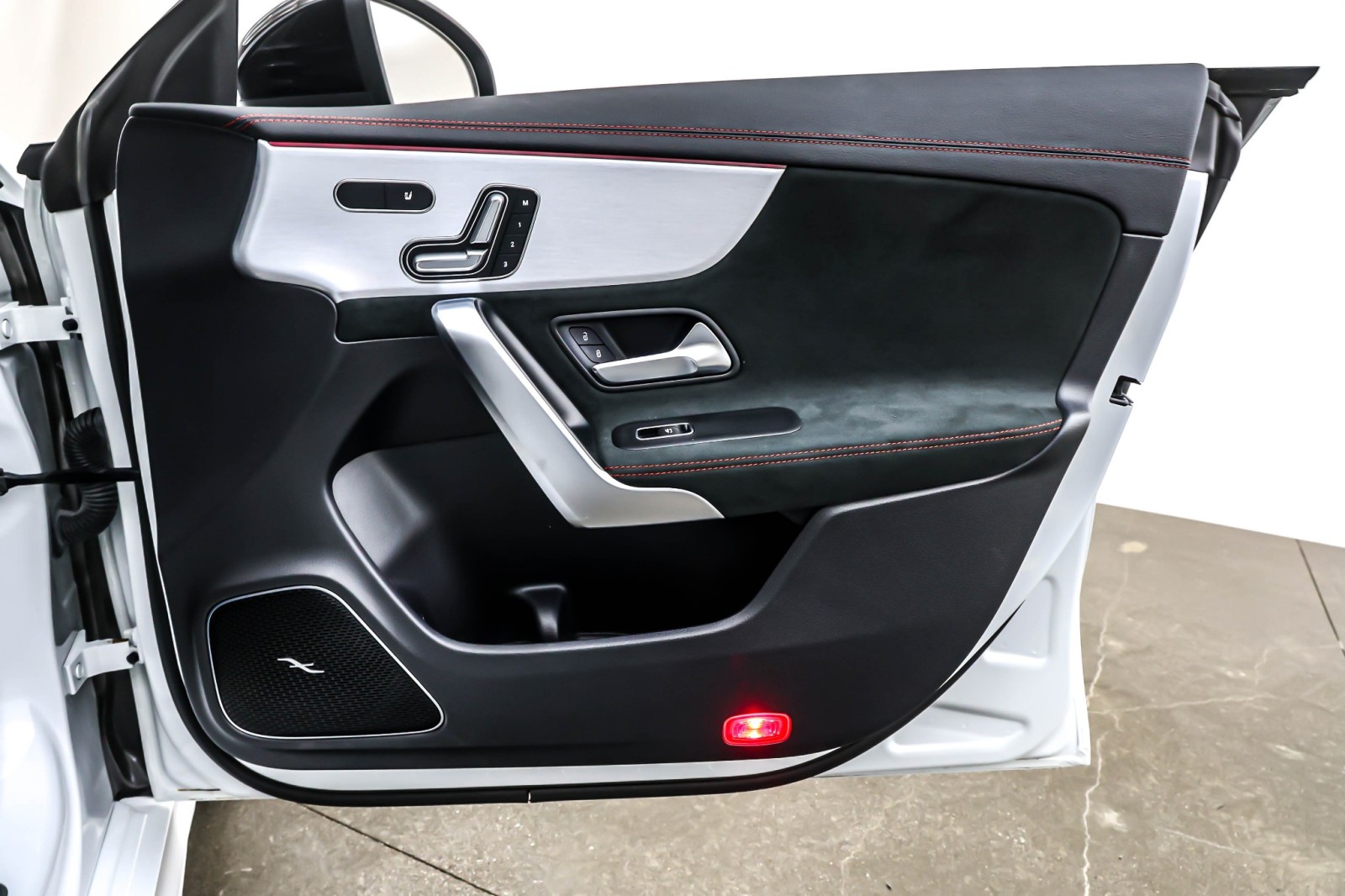 Used 2023 Digital White Metallic Mercedes-Benz CLA 250 Coupe image 24