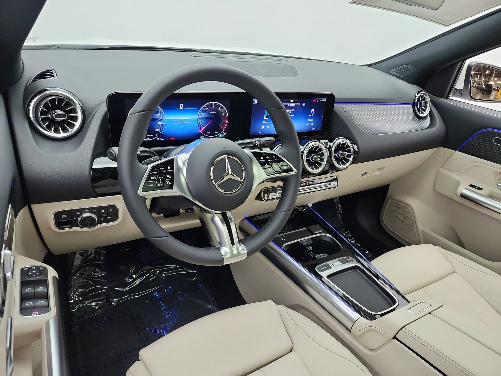 New 2026 Polar White Mercedes-Benz GLA 250 SUV image 9