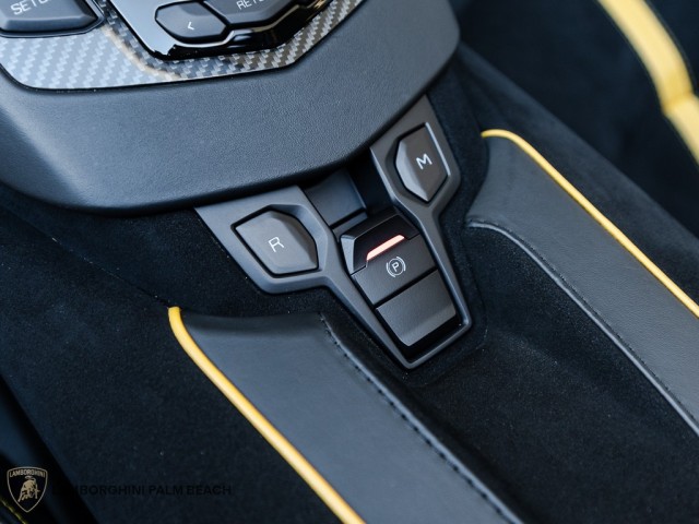 Lamborghini Aventador