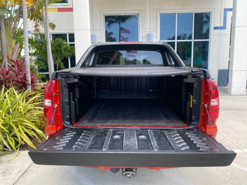 2009 Chevrolet Avalanche LT PU LOW MILES 58,696 in ,