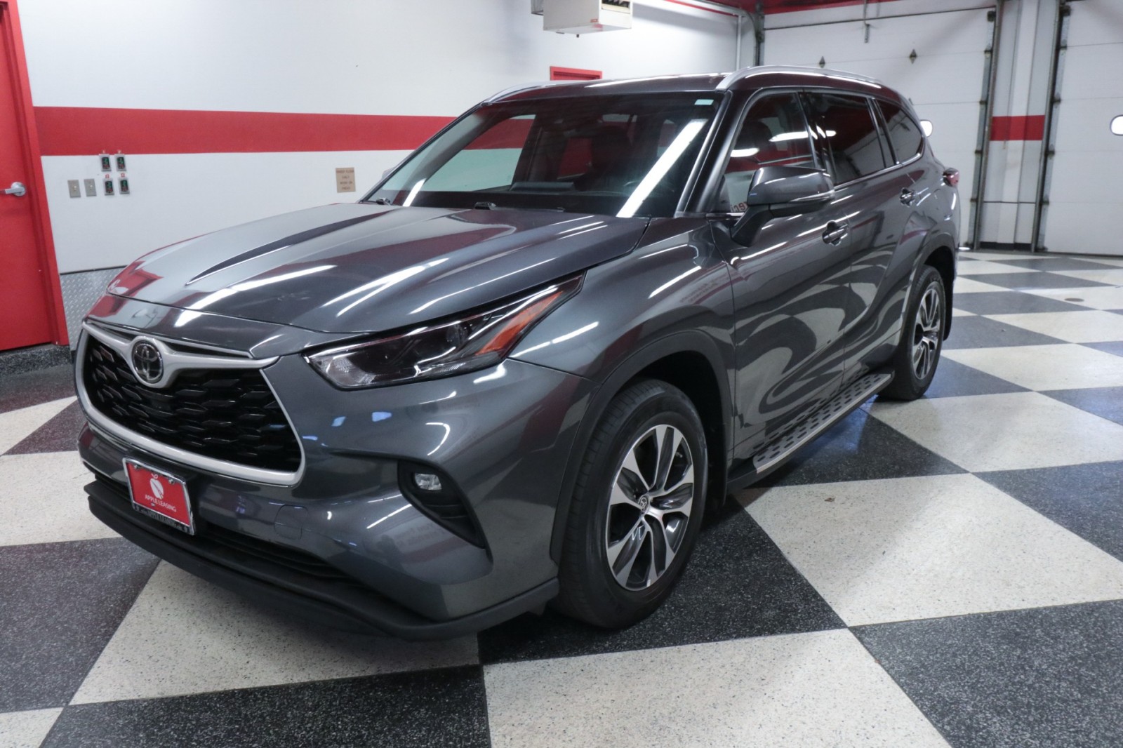 Used Car 2022 Toyota Highlander  Xle For Sale Under $35,000 In Austin, Texas