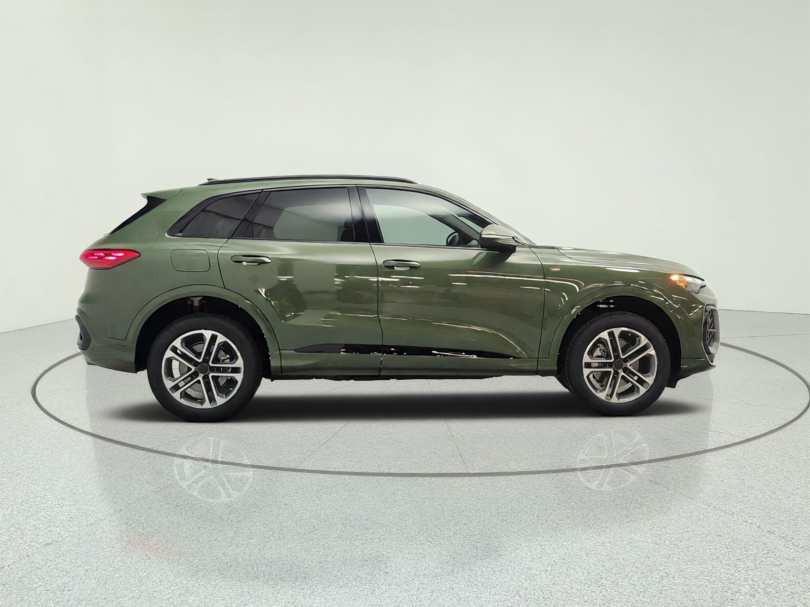 New 2026 District Green Metallic Audi Premium 2.0 TFSI quattro image 4