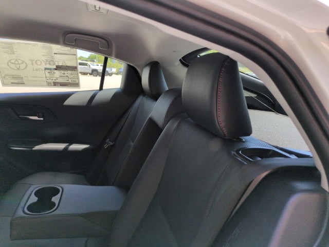 ToyotaPrius Plug-In Hybrid32