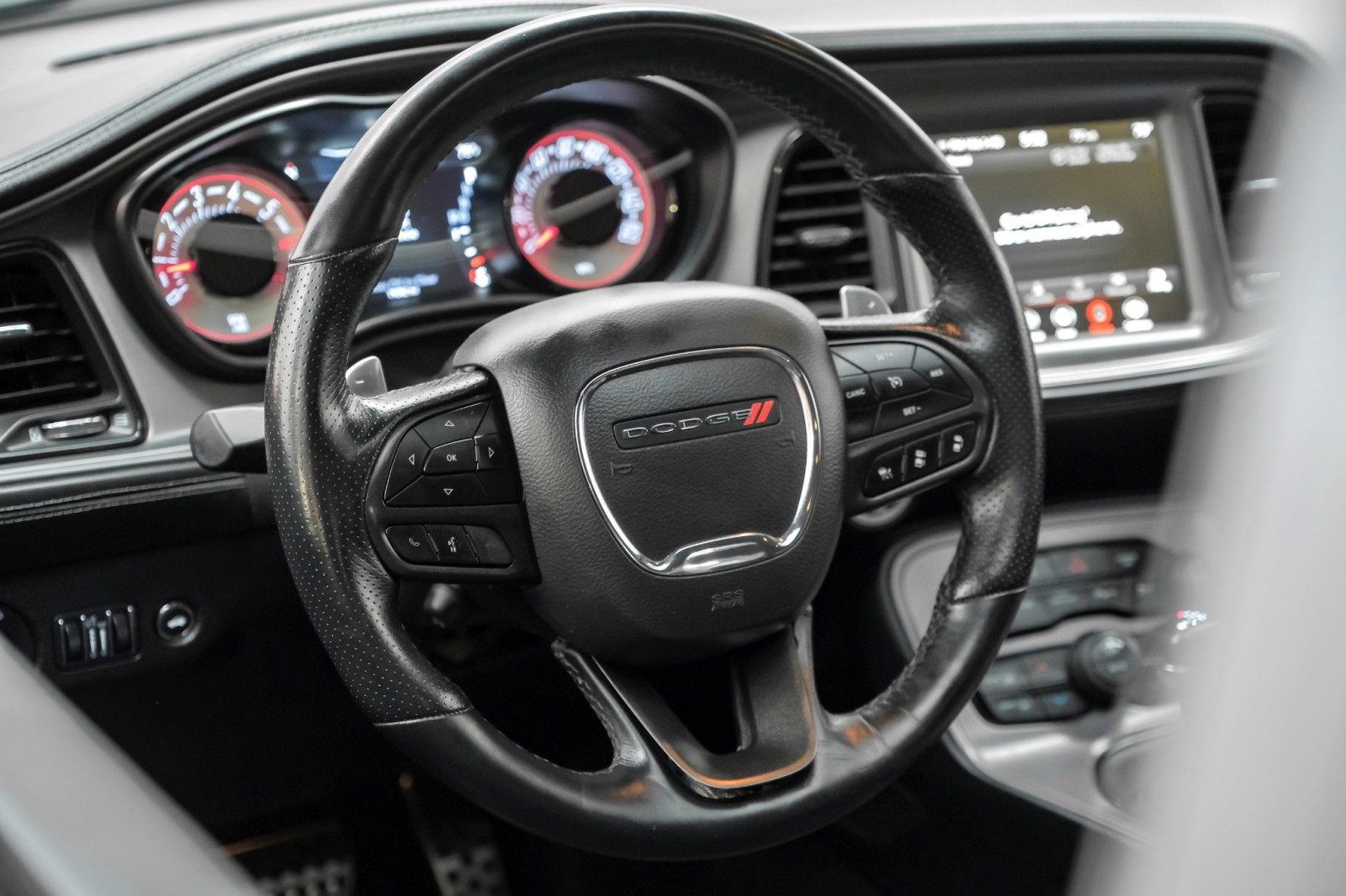 2023 Dodge Challenger R/T Shaker PlusPkg TechPkg Sunroof AutoTrans 17