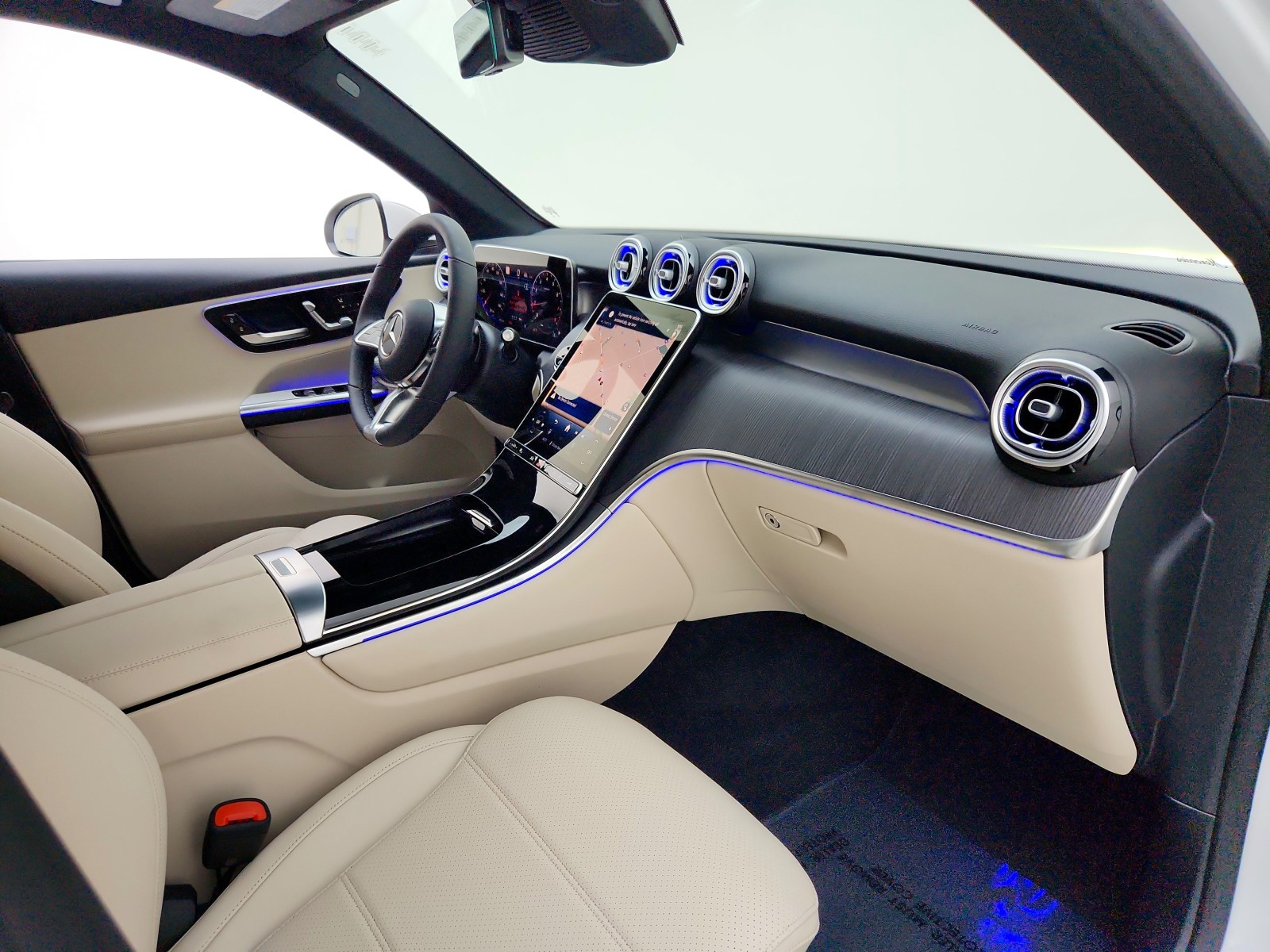 New 2026 Polar White Mercedes-Benz GLC 300 SUV image 19