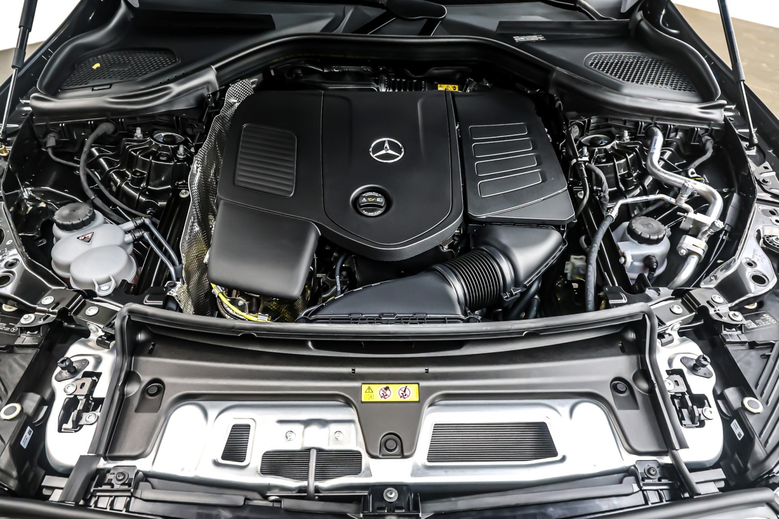 New 2026 Graphite Grey Metallic Mercedes-Benz GLC 300 image 11