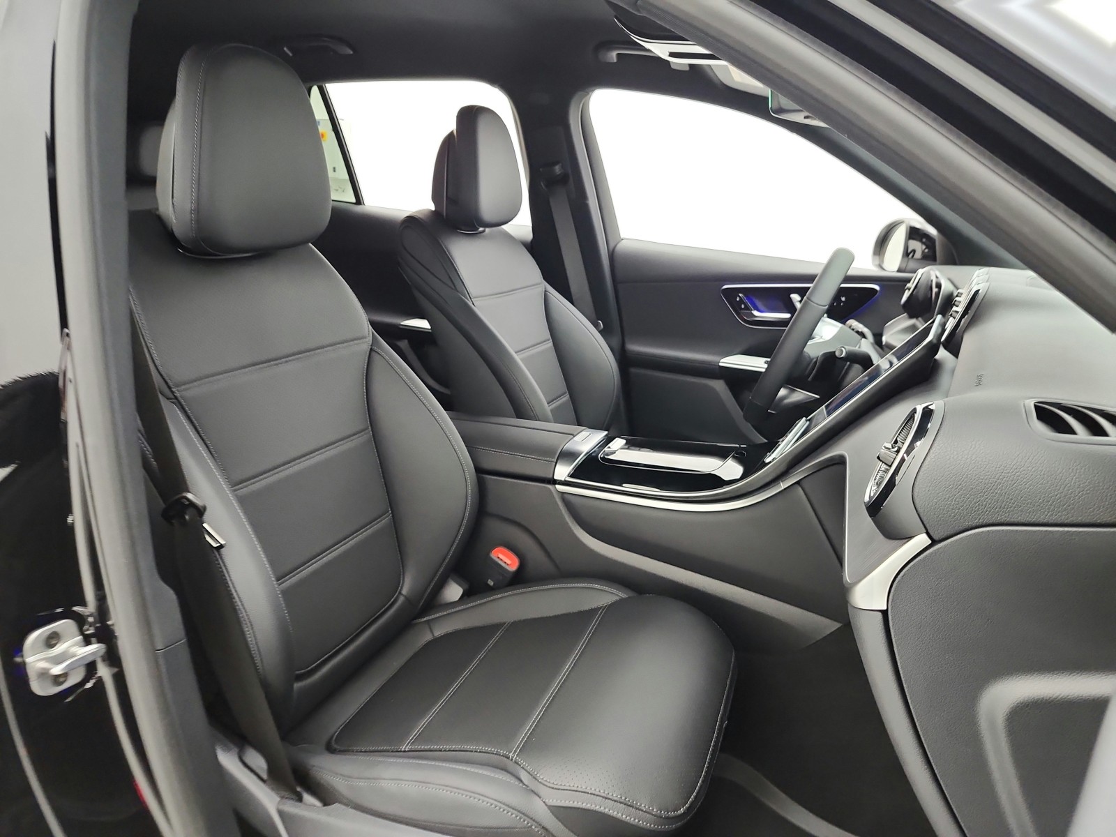 New 2026 Black Mercedes-Benz GLC 300 image 16