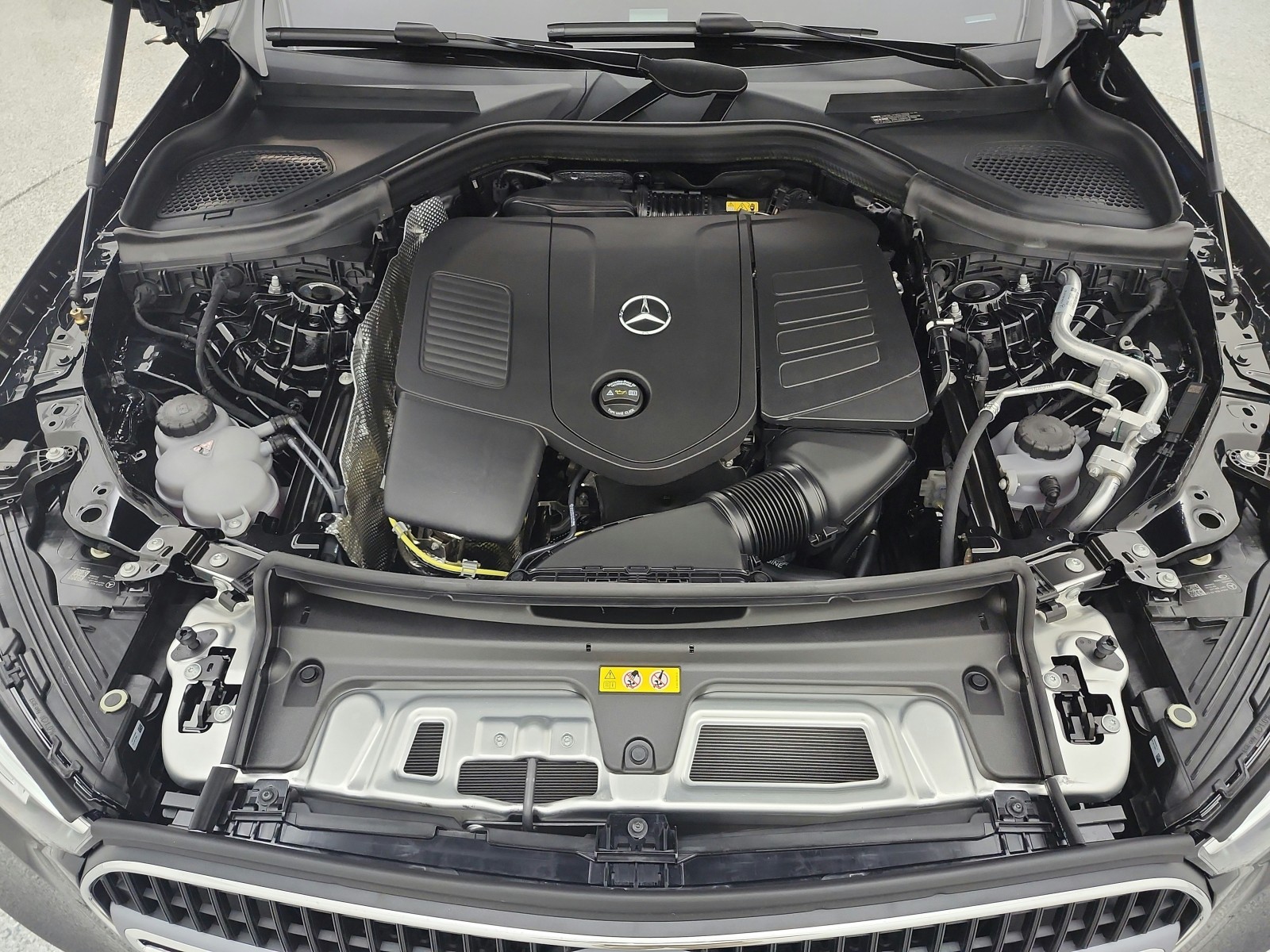 New 2026 Black Mercedes-Benz GLC 300 SUV image 12