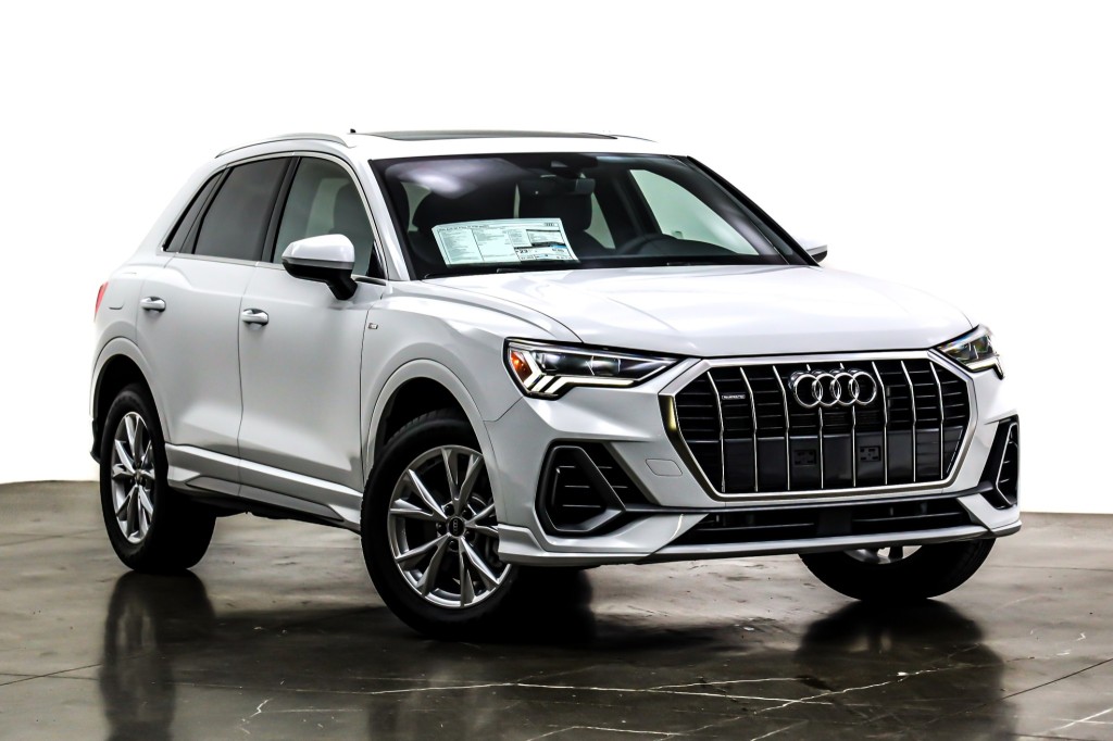 New 2024 Audi Q3 S line Premium 45 TFSI quattro SUV in 1275 Bristol St