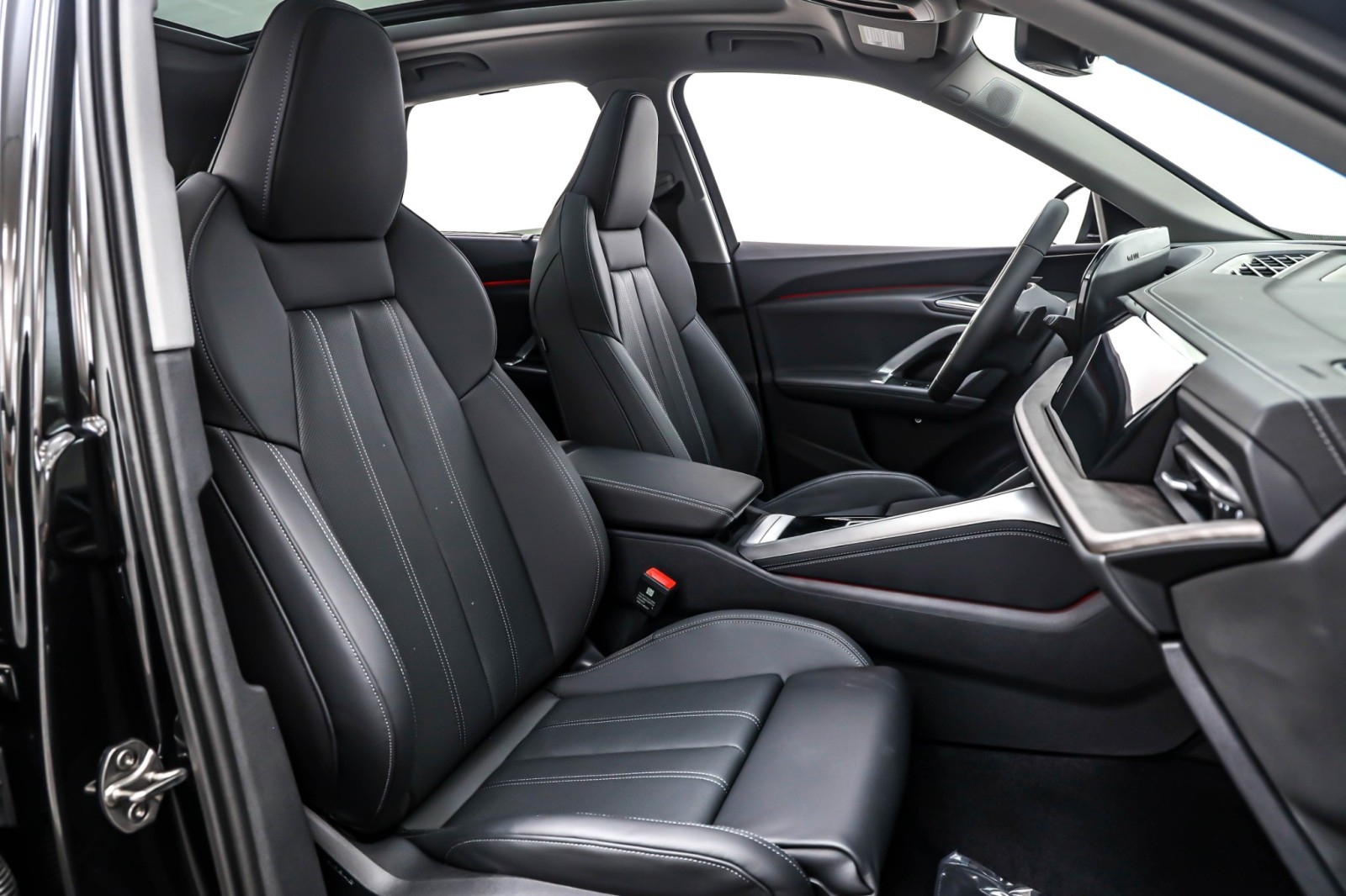 New 2025 Mythos Black Metallic Audi Premium Plus 2.0 TFSI quattro image 7