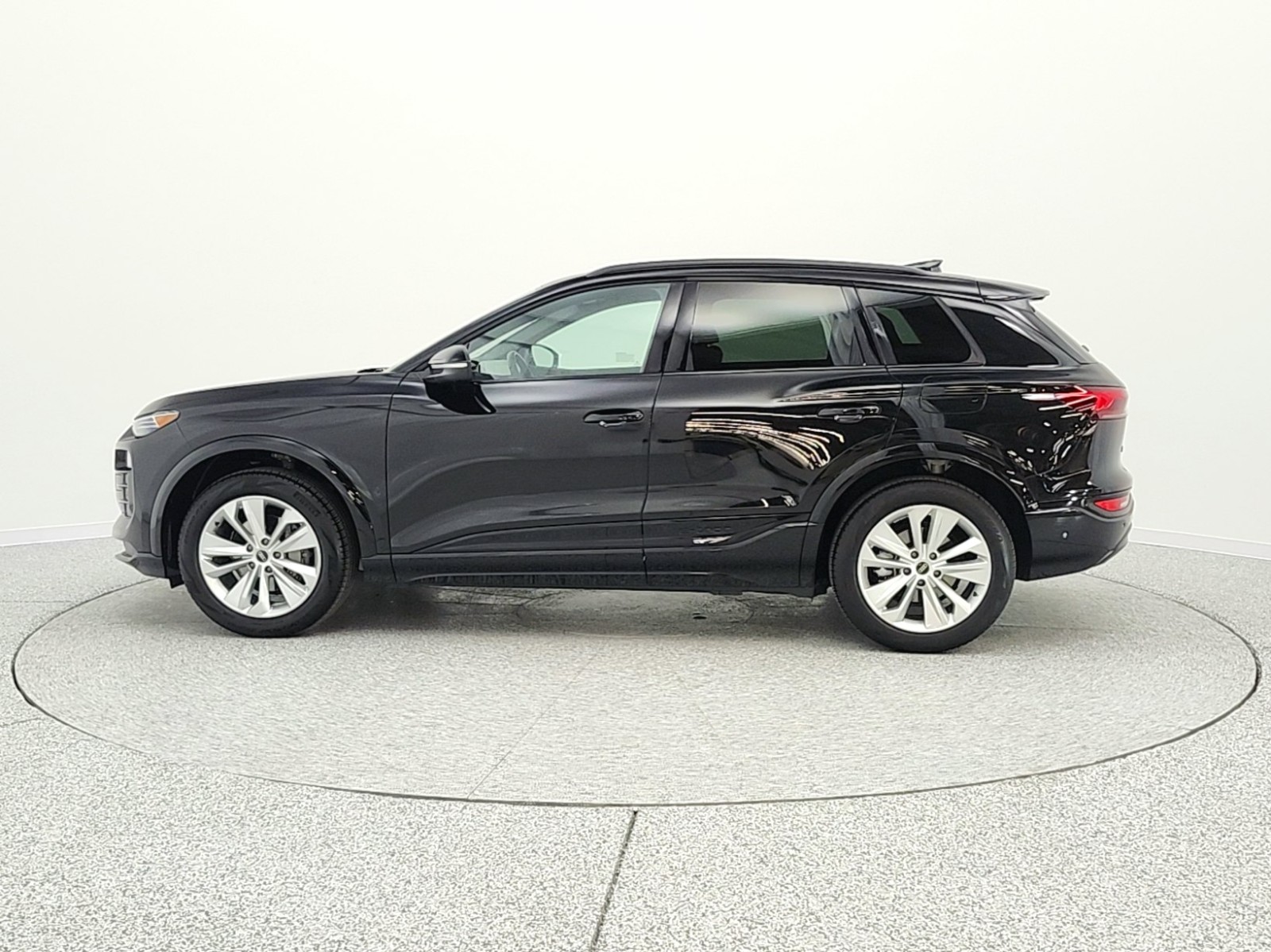 Used 2025 Mythos Black Metallic Audi Premium Plus RWD image 8