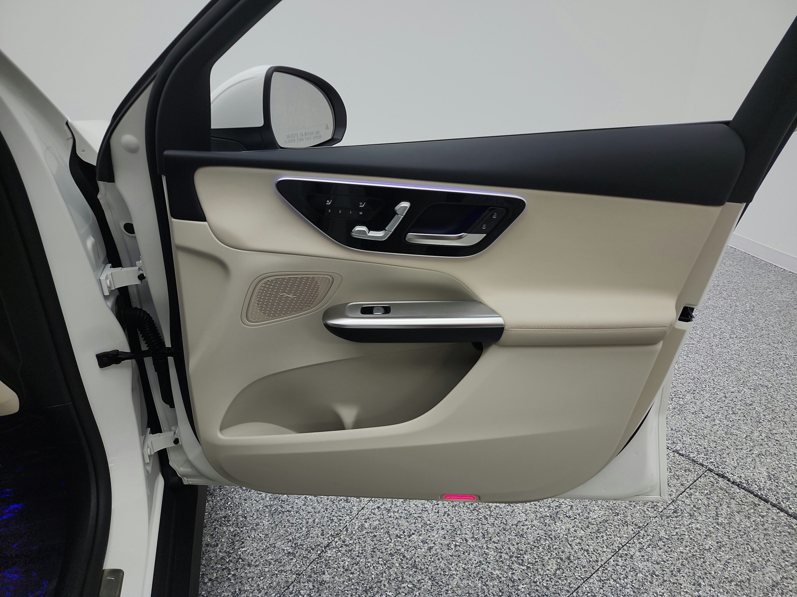 Certified Used 2025 Polar White Mercedes-Benz GLC 300 SUV image 25