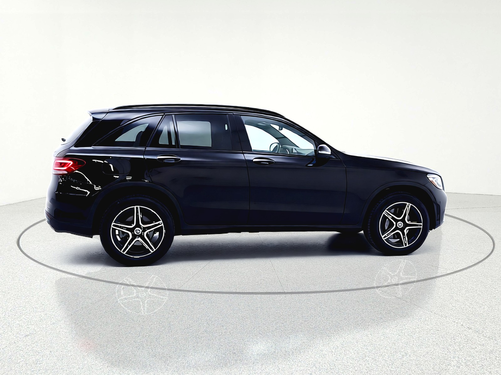 Used 2022 Black Mercedes-Benz GLC 300 SUV image 13