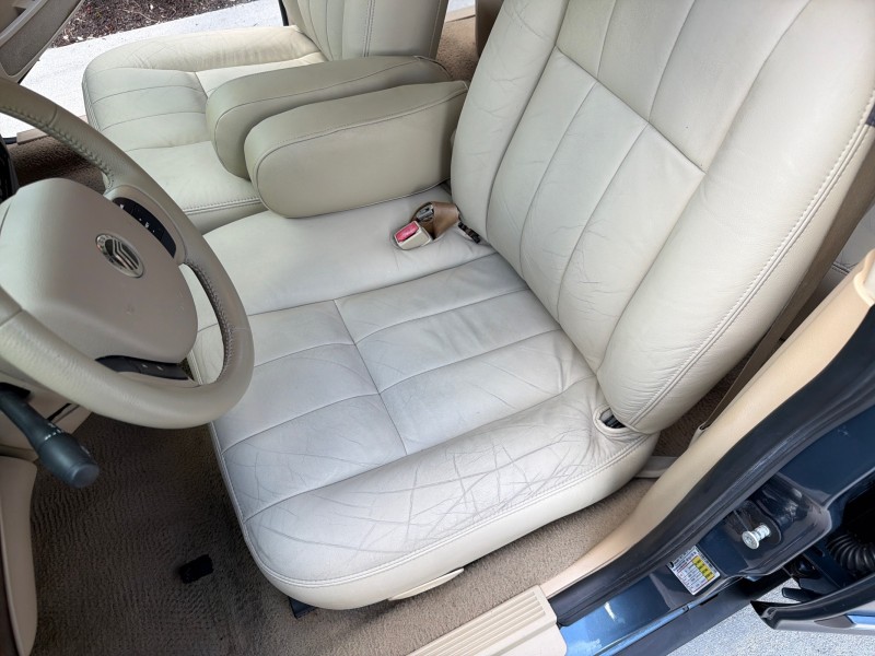 2007 Mercury Grand Marquis LS LOW MILES 52,599 1 OWNER in ,