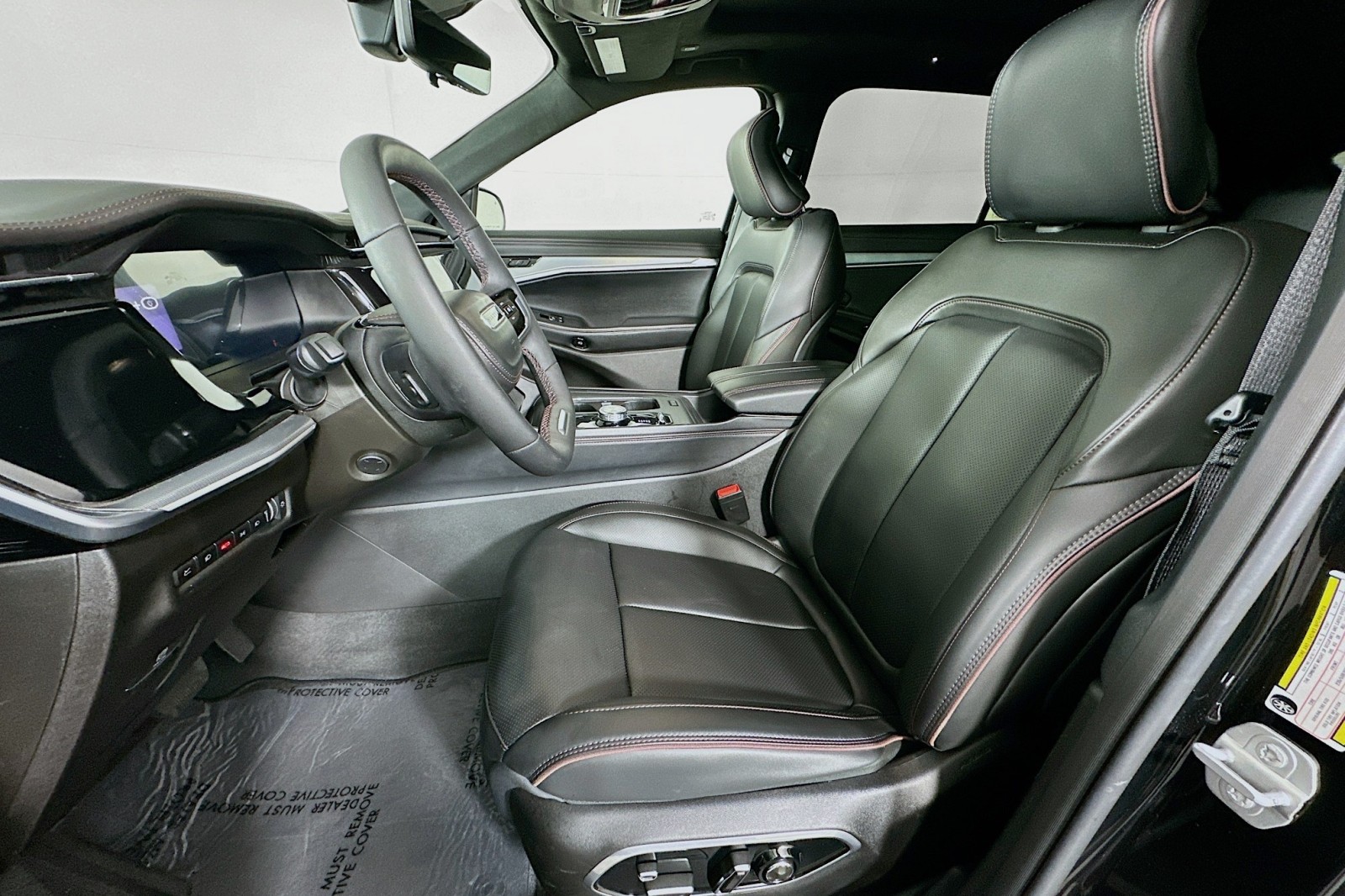 Used 2024 Diamond Black Crystal Pearlcoat Jeep Launch Edition image 18