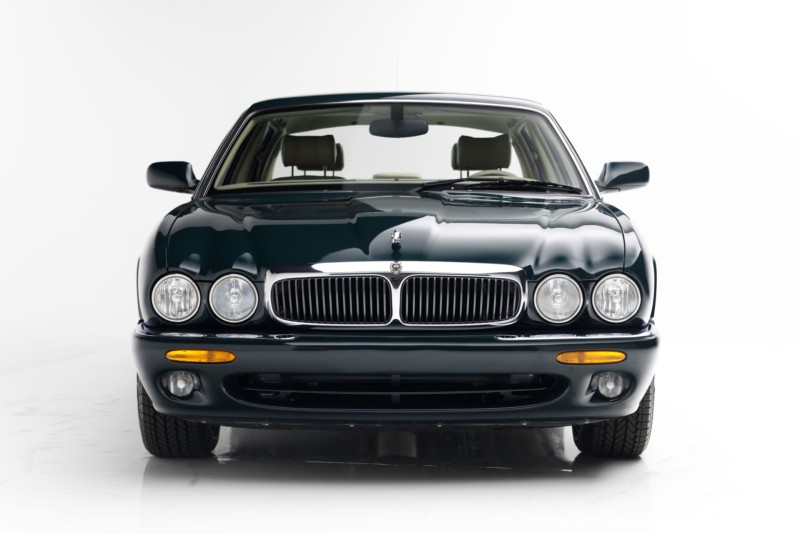 2000 Jaguar XJ8L L in , 