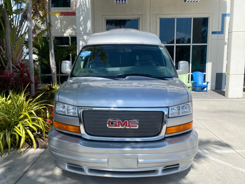 2013 GMC SAVANA HI TOP CONVERSION HANDICAP LIFT LOW MILES 24,857 in , 