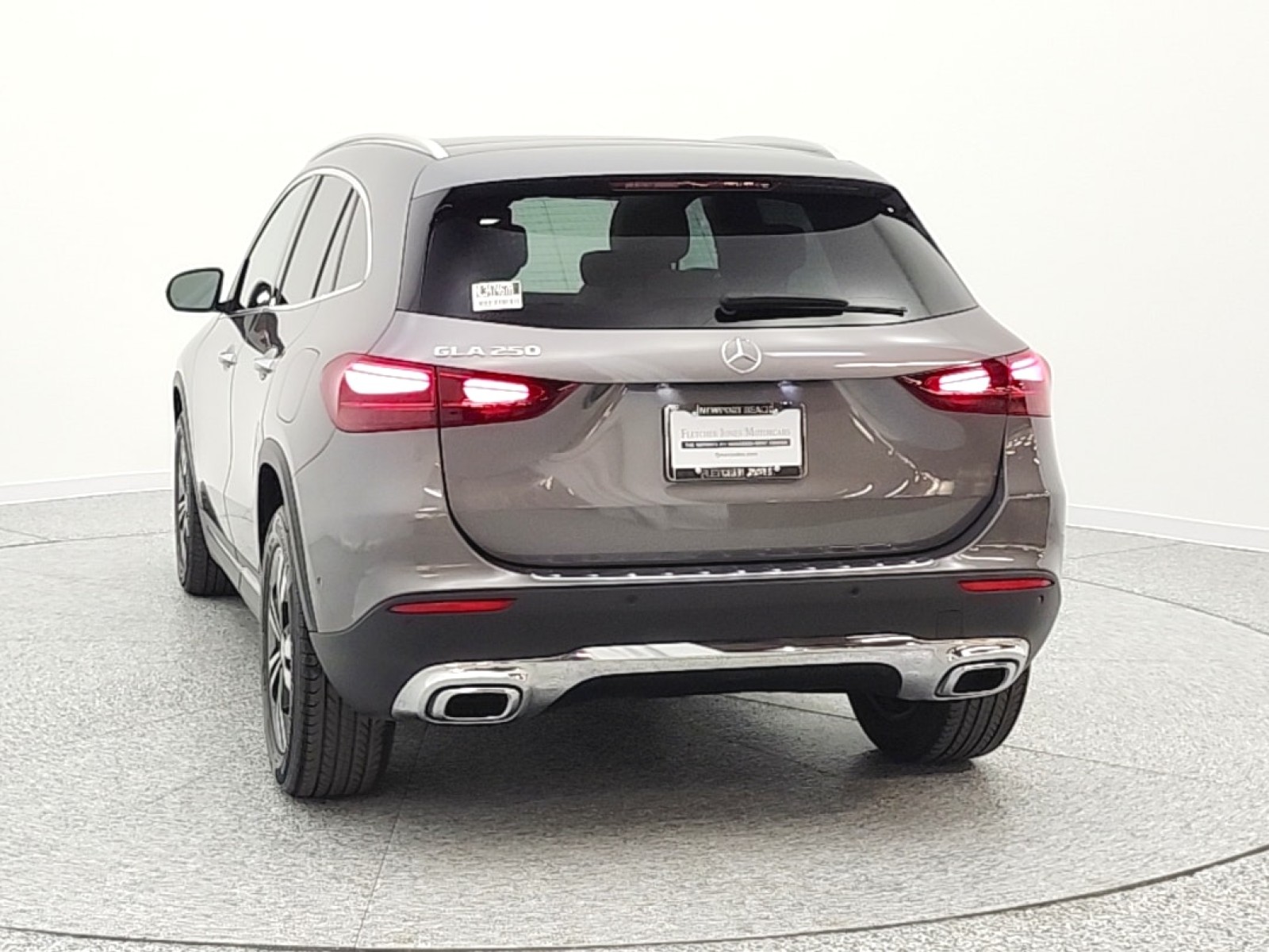 Used 2025 Mountain Grey Metallic Mercedes-Benz GLA 250 SUV image 6