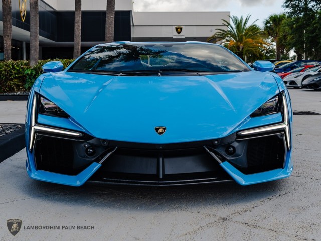 Lamborghini Revuelto