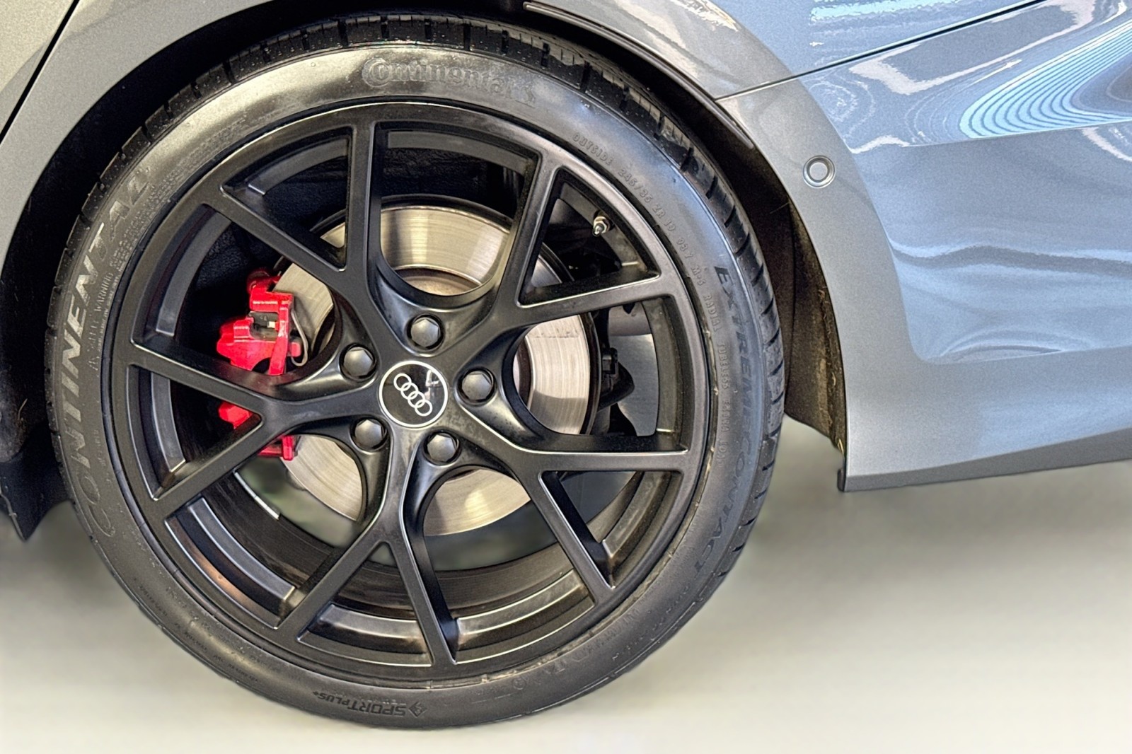 Used 2024 Daytona Gray Pearl Effect Audi  image 29