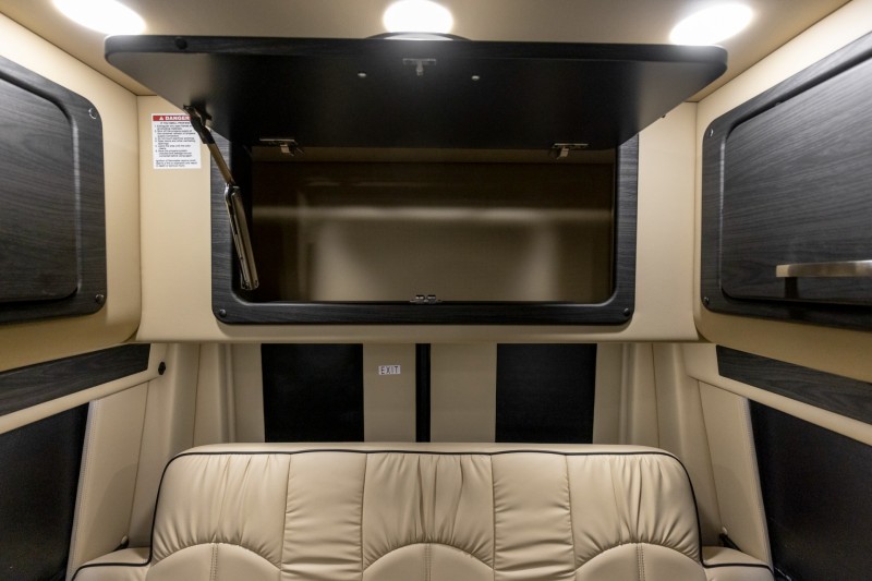 2019 Mercedes-Benz Sprinter 2500 Crew LUXURY RV Midwest Automotive Designs Daycruiser 144 4x4 in , 