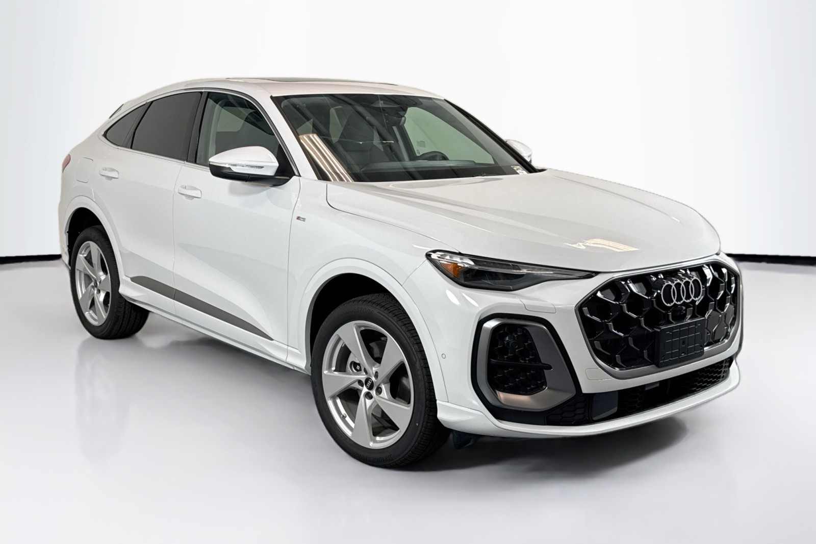 New 2025 Glacier White Metallic Audi Premium Plus 2.0 TFSI quattro image 3