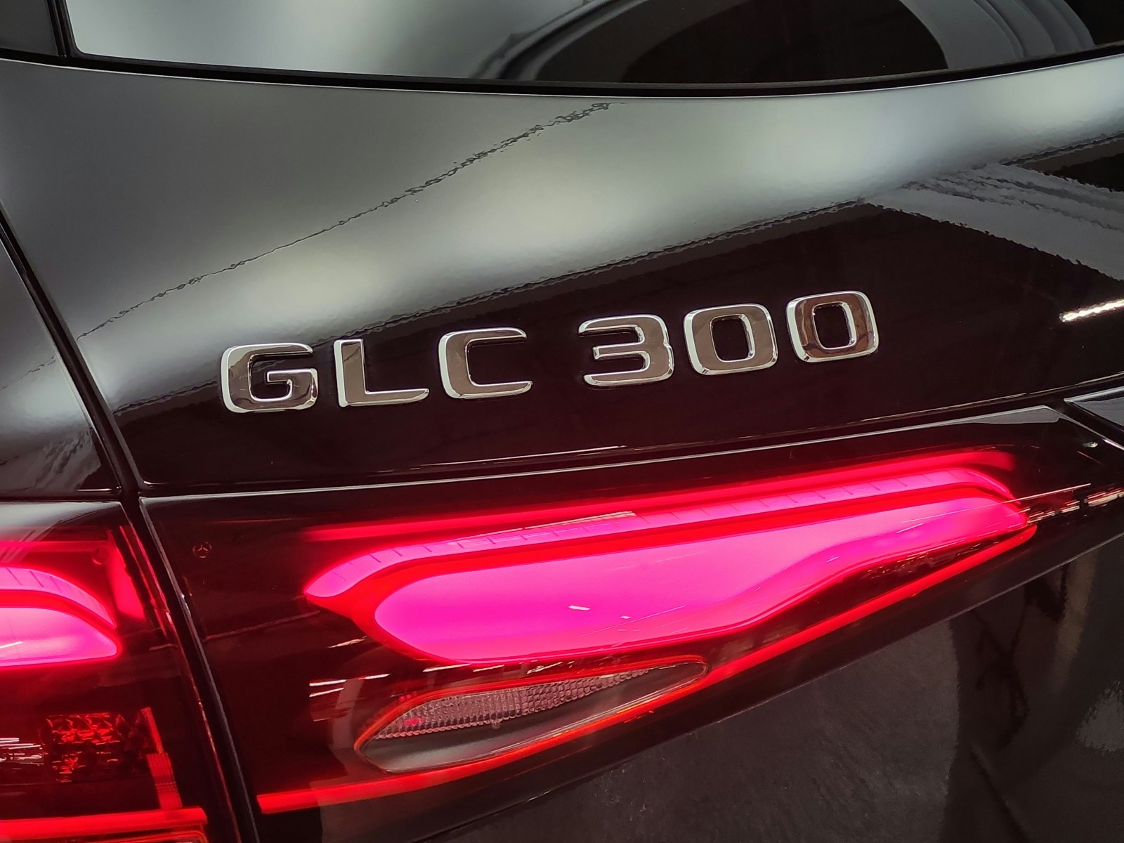 New 2026 Black Mercedes-Benz GLC 300 image 15