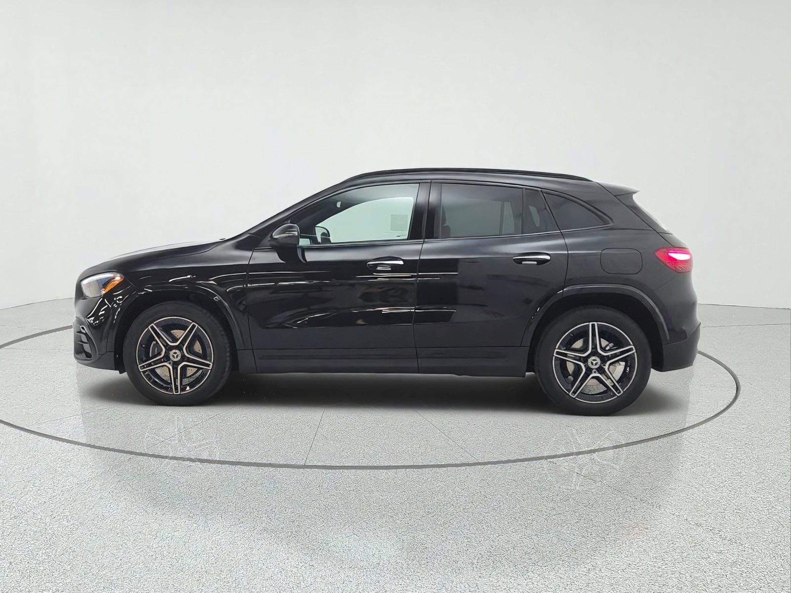 New 2026 Cosmos Black Metallic Mercedes-Benz GLA 250 SUV image 8