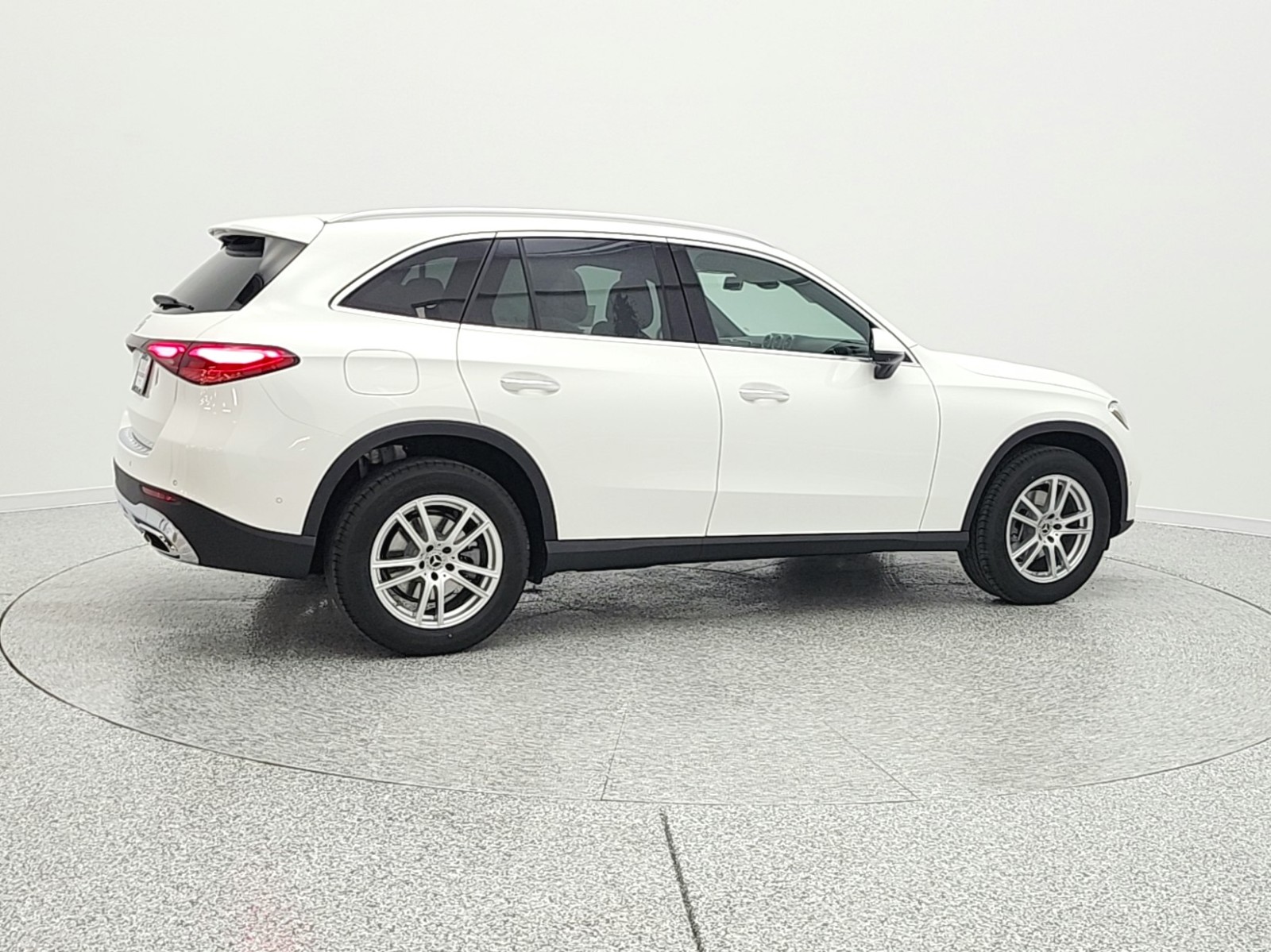 New 2026 Polar White Mercedes-Benz GLC 300 image 5