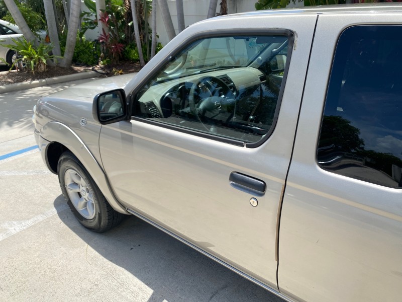 2004 Nissan Frontier 2WD XE LOW MILES 70,694 PU in , 