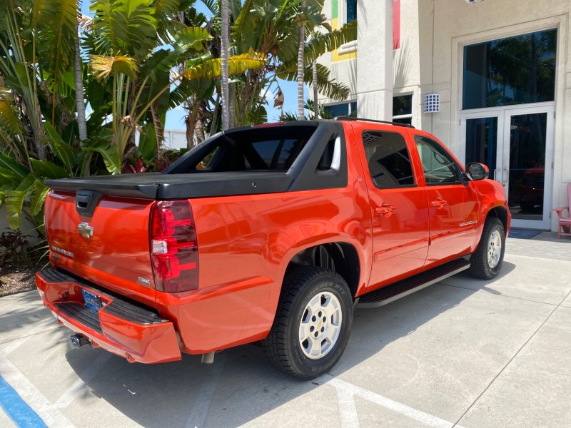 2009 Chevrolet Avalanche LT PU LOW MILES 58,696 in ,