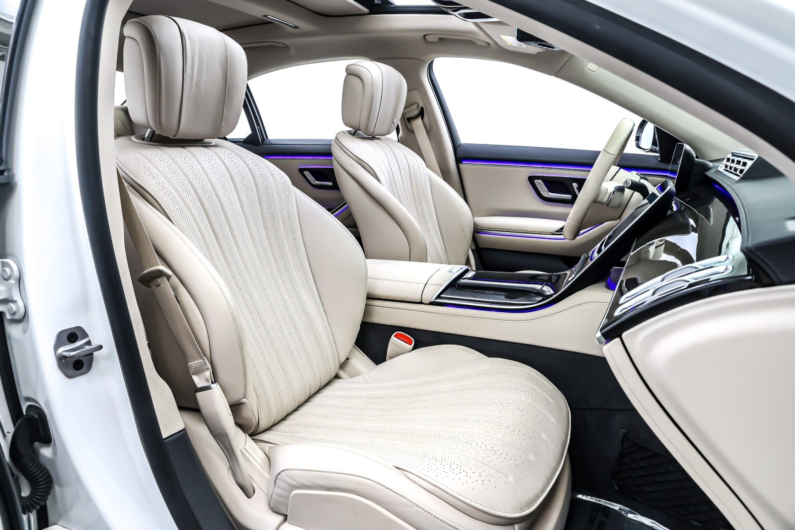 Certified Used 2023 MANUFAKTUR Diamond White Mercedes-Benz S 500 4MATIC® Sedan image 8