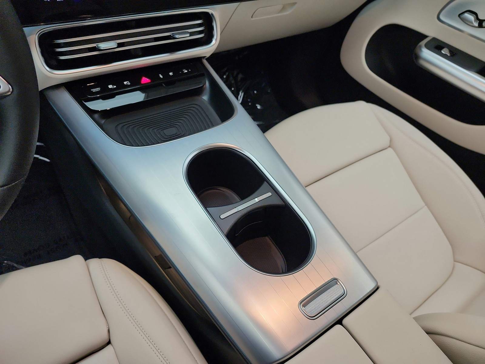 New 2027 Polar White Mercedes-Benz CLA 250+ Electric RWD image 10