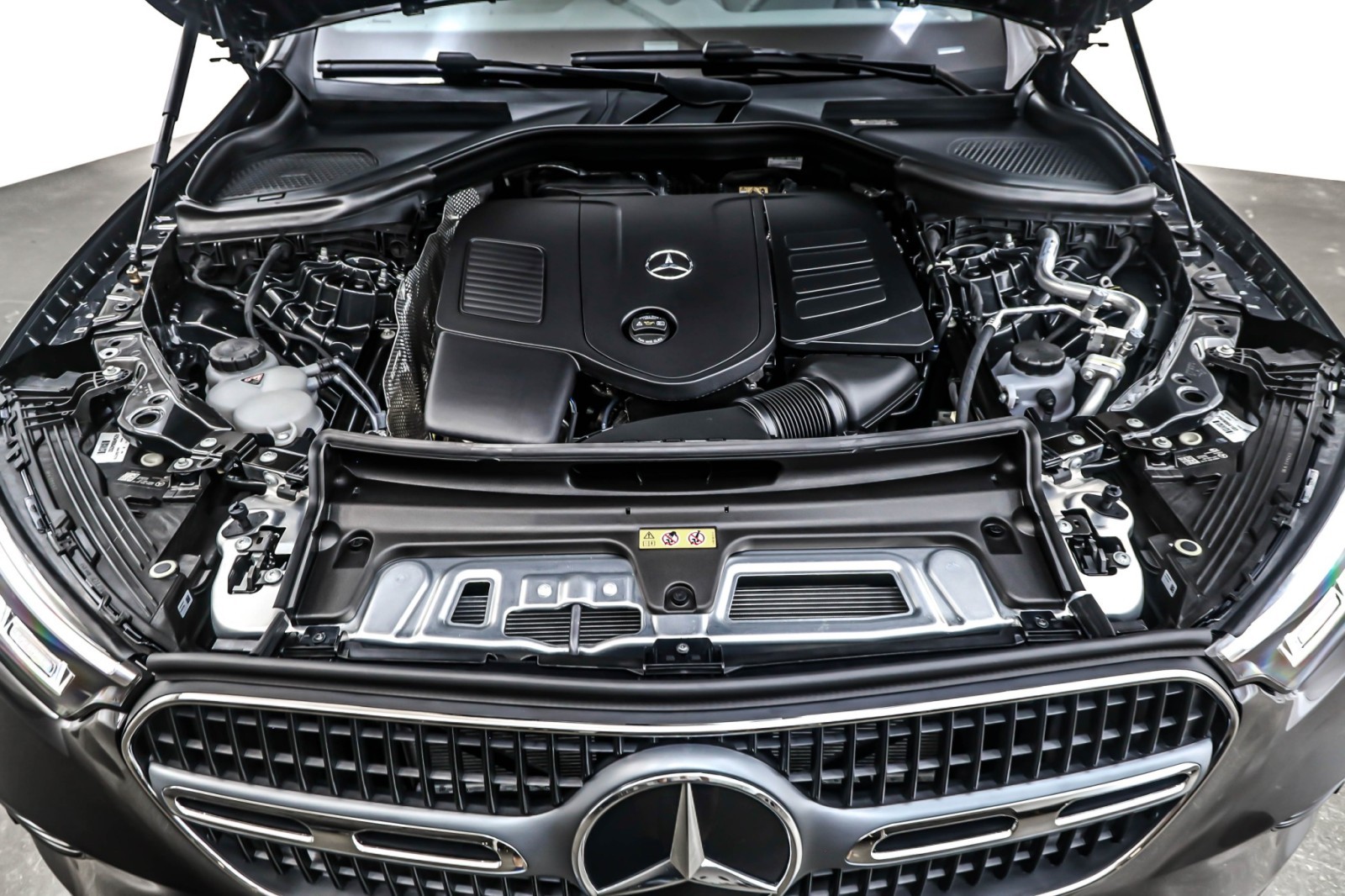 New 2026 Graphite Grey Metallic Mercedes-Benz GLC 300 image 11