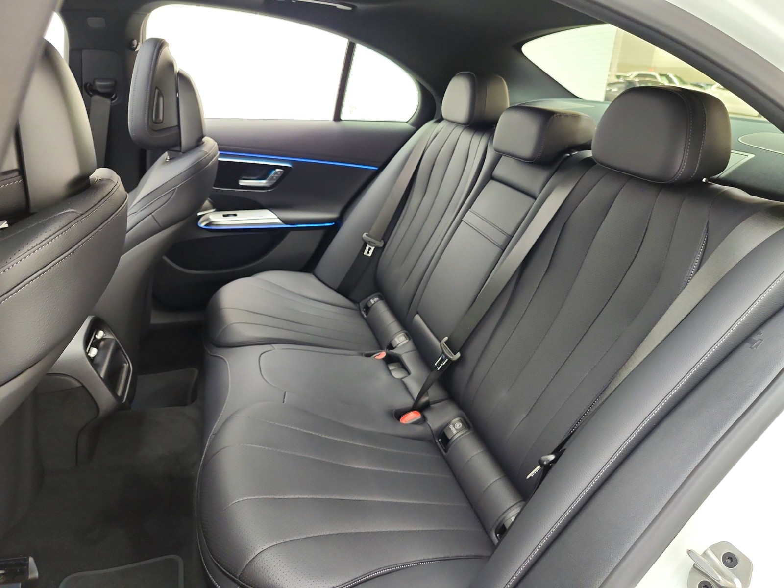 New 2027 Polar White Mercedes-Benz E 350 RWD Sedan image 11