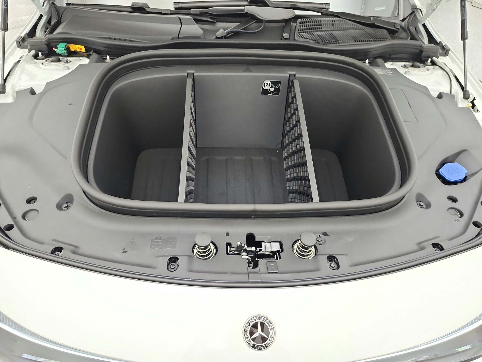 New 2027 Polar White Mercedes-Benz CLA 250+ Electric RWD image 12