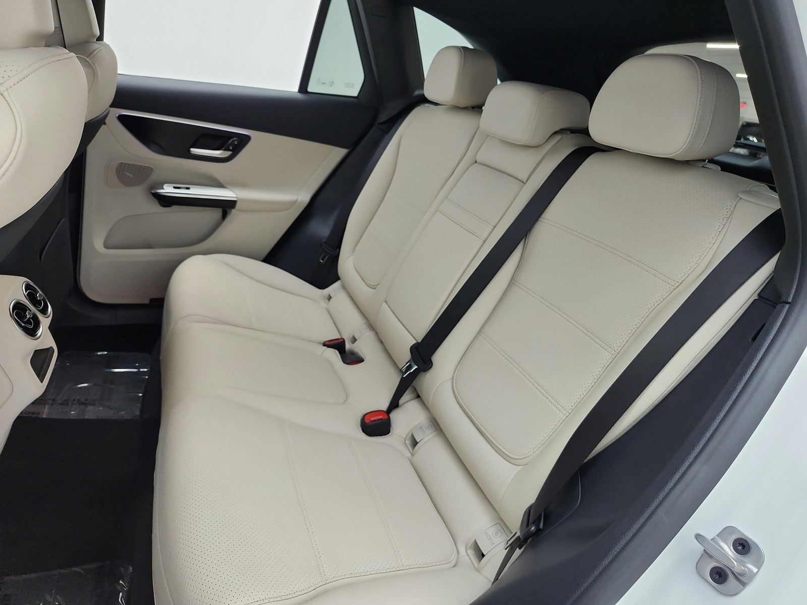 Certified Used 2024 Polar White Mercedes-Benz GLC 300 4MATIC® SUV image 13